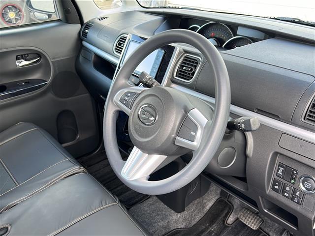 タント カスタムX トップエディションSAIII 禁煙車/純正ナビ/バックカメラ/TV(フルセグ)/片側パワースライドドア/スマートキー/ハーフレザーシート/シートヒーター/純正アルミホイール/純正フロアマット/プッシュスタート/盗難防止装置(8枚目)