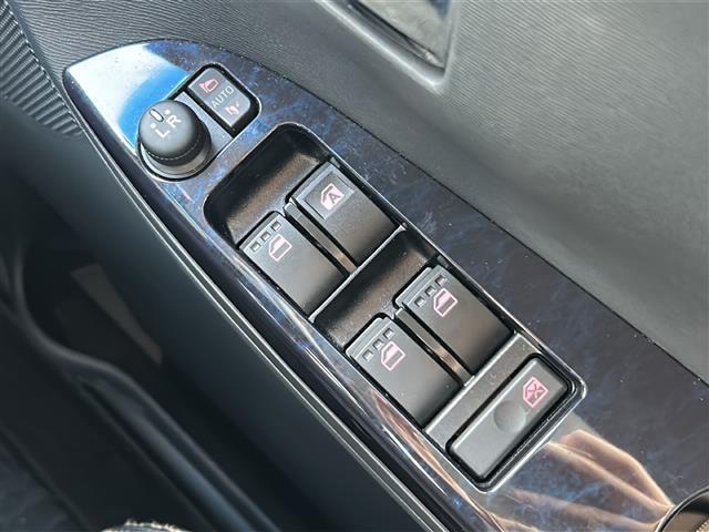 タント カスタムX トップエディションSAIII 禁煙車/純正ナビ/バックカメラ/TV(フルセグ)/片側パワースライドドア/スマートキー/ハーフレザーシート/シートヒーター/純正アルミホイール/純正フロアマット/プッシュスタート/盗難防止装置(16枚目)