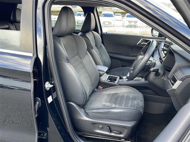 アウトランダーPHEV G 禁煙車/純正ナビ/全方位カメラ/TV(フルセグ)/4WD/クルーズコントロール/プッシュスタート/電動格納ミラー/ETC/シートヒーター/純正アルミホイール/BSM/スペアキー/電動リアゲート(21枚目)