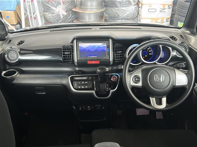 Ｎ－ＢＯＸカスタム Ｇ　ＳＳブラックスタイルパッケージ　４ＷＤ／寒冷地仕様／純正メモリナビ／フルセグ／純正ビルトインＥＴＣ／前後ドライブレコーダー／バックカメラ／衝突軽減ブレーキ／横滑り防止（7枚目）