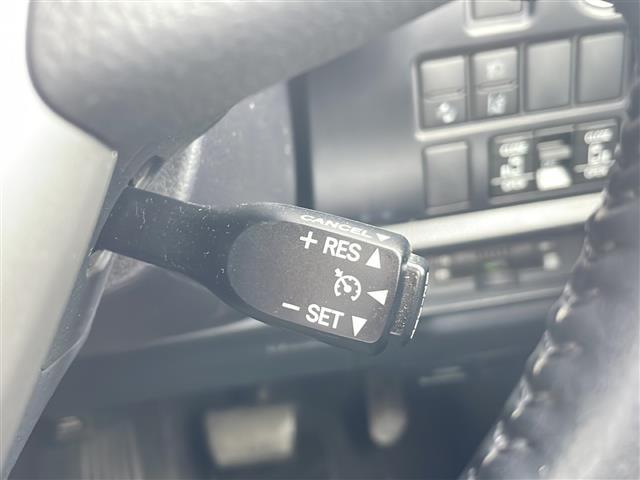 ヴォクシー ＺＳ　煌　フリップダウンモニター／純正ＳＤナビ／フルセグ／バックカメラ／衝突被害軽減ブレーキ／レーンキープアシスト／クルーズコントロール／ＥＴＣ／オートマチックハイビーム／両側パワースライドドア（12枚目）