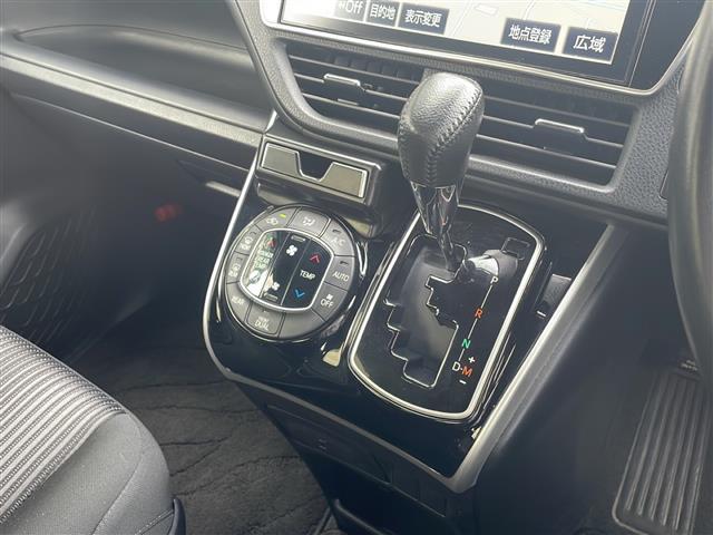 ヴォクシー ＺＳ　煌　フリップダウンモニター／純正ＳＤナビ／フルセグ／バックカメラ／衝突被害軽減ブレーキ／レーンキープアシスト／クルーズコントロール／ＥＴＣ／オートマチックハイビーム／両側パワースライドドア（16枚目）