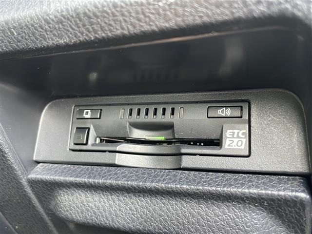 ヴォクシー ＺＳ　煌　フリップダウンモニター／純正ＳＤナビ／フルセグ／バックカメラ／衝突被害軽減ブレーキ／レーンキープアシスト／クルーズコントロール／ＥＴＣ／オートマチックハイビーム／両側パワースライドドア（18枚目）