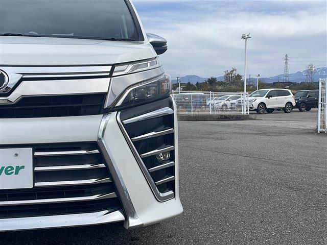 ヴォクシー ＺＳ　煌　フリップダウンモニター／純正ＳＤナビ／フルセグ／バックカメラ／衝突被害軽減ブレーキ／レーンキープアシスト／クルーズコントロール／ＥＴＣ／オートマチックハイビーム／両側パワースライドドア（32枚目）