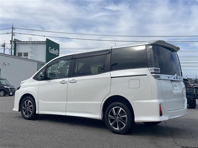 ヴォクシー ＺＳ　煌　フリップダウンモニター／純正ＳＤナビ／フルセグ／バックカメラ／衝突被害軽減ブレーキ／レーンキープアシスト／クルーズコントロール／ＥＴＣ／オートマチックハイビーム／両側パワースライドドア（33枚目）