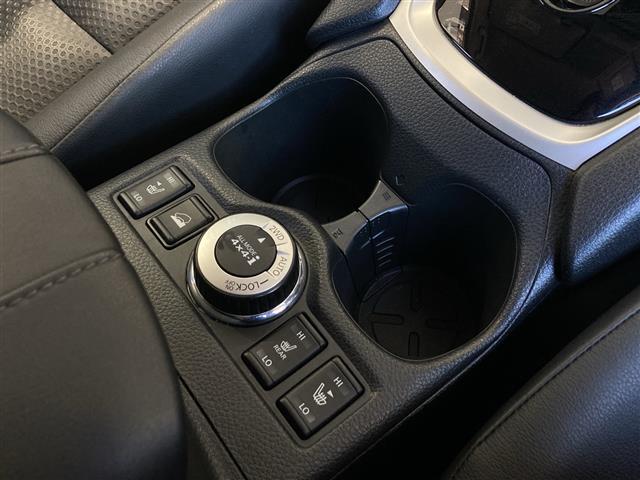 エクストレイル ２０Ｘｉ　禁煙／純正ＳＤナビ／フルセグ／プロパイロット／エマージェンシーブレーキ／アラウンドビューモニター／パワーバックドア／ＥＴＣ／ＬＥＤヘッドライト／シートヒーター／ドライブレコーダー（10枚目）