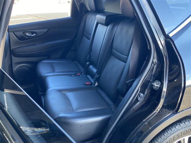 エクストレイル ２０Ｘｉ　禁煙／純正ＳＤナビ／フルセグ／プロパイロット／エマージェンシーブレーキ／アラウンドビューモニター／パワーバックドア／ＥＴＣ／ＬＥＤヘッドライト／シートヒーター／ドライブレコーダー（19枚目）