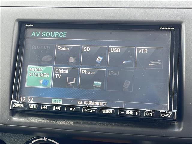 スイフト １．２ＸＧ　禁煙車／社外ナビ／ワンセグＴＶ／ＥＴＣ／スマートキー／純正フロアマット／盗難防止装置／オートエアコン（3枚目）