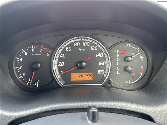 スイフト １．２ＸＧ　禁煙車／社外ナビ／ワンセグＴＶ／ＥＴＣ／スマートキー／純正フロアマット／盗難防止装置／オートエアコン（8枚目）