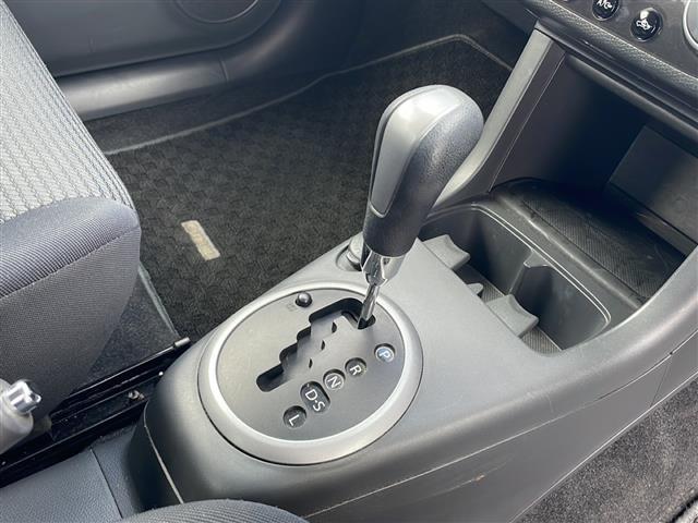 スイフト １．２ＸＧ　禁煙車／社外ナビ／ワンセグＴＶ／ＥＴＣ／スマートキー／純正フロアマット／盗難防止装置／オートエアコン（9枚目）