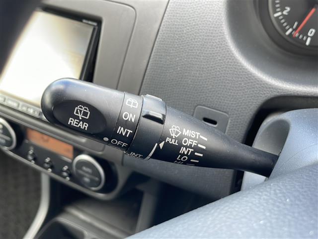 スイフト １．２ＸＧ　禁煙車／社外ナビ／ワンセグＴＶ／ＥＴＣ／スマートキー／純正フロアマット／盗難防止装置／オートエアコン（12枚目）