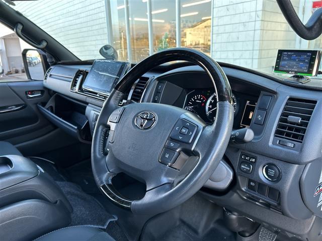 ハイエースバン スーパーGL ダークプライムII 禁煙車/4WD/ワンオーナー/社外ナビ/全方位カメラ/フルセグTV/両側イージークローザー/レーンキープアシスト/衝突軽減ブレーキ/コーナーセンサー/社外フロアマット/ETC/ドライブレコーダー(7枚目)