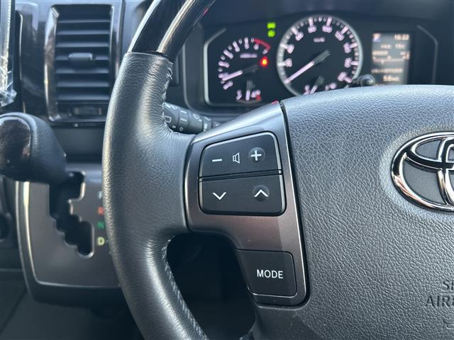 ハイエースバン スーパーGL ダークプライムII 禁煙車/4WD/ワンオーナー/社外ナビ/全方位カメラ/フルセグTV/両側イージークローザー/レーンキープアシスト/衝突軽減ブレーキ/コーナーセンサー/社外フロアマット/ETC/ドライブレコーダー(8枚目)