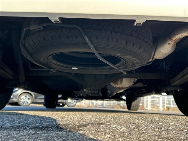 ハイエースバン スーパーGL ダークプライムII 禁煙車/4WD/ワンオーナー/社外ナビ/全方位カメラ/フルセグTV/両側イージークローザー/レーンキープアシスト/衝突軽減ブレーキ/コーナーセンサー/社外フロアマット/ETC/ドライブレコーダー(43枚目)