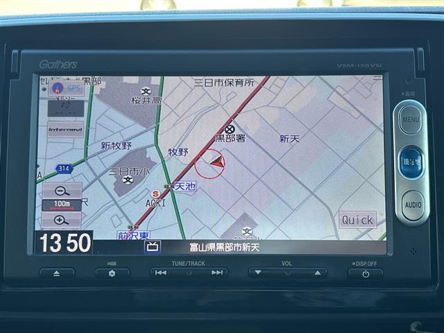 Ｎ－ＯＮＥ プレミアム　禁煙車　純正ナビ　衝突被害軽減システム　ＢＳＭ　バックカメラ　フォグランプ　プッシュスタート　スマートキー　純正フロアマット　純正アルミホイール　ベンチシート　ドアバイザー　Ｂｌｕｅｔｏｏｔｈ　ＤＶＤ（3枚目）