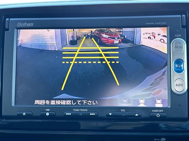 Ｎ－ＯＮＥ プレミアム　禁煙車　純正ナビ　衝突被害軽減システム　ＢＳＭ　バックカメラ　フォグランプ　プッシュスタート　スマートキー　純正フロアマット　純正アルミホイール　ベンチシート　ドアバイザー　Ｂｌｕｅｔｏｏｔｈ　ＤＶＤ（5枚目）