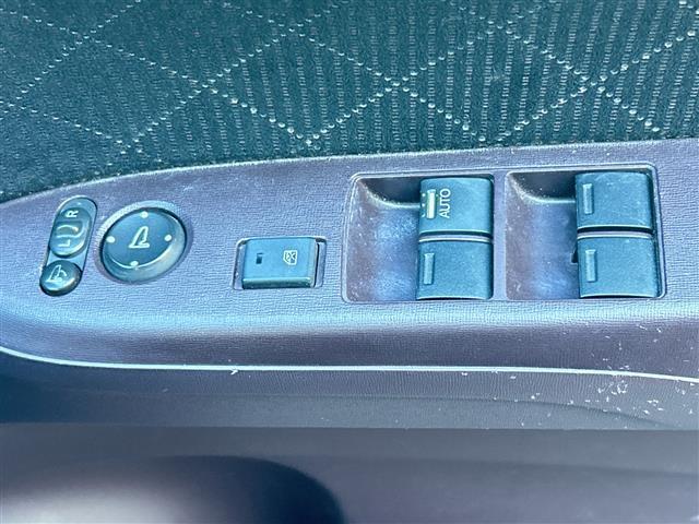 Ｎ－ＯＮＥ プレミアム　禁煙車　純正ナビ　衝突被害軽減システム　ＢＳＭ　バックカメラ　フォグランプ　プッシュスタート　スマートキー　純正フロアマット　純正アルミホイール　ベンチシート　ドアバイザー　Ｂｌｕｅｔｏｏｔｈ　ＤＶＤ（14枚目）