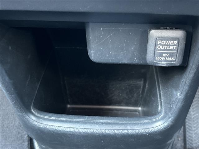 Ｎ－ＯＮＥ プレミアム　禁煙車　純正ナビ　衝突被害軽減システム　ＢＳＭ　バックカメラ　フォグランプ　プッシュスタート　スマートキー　純正フロアマット　純正アルミホイール　ベンチシート　ドアバイザー　Ｂｌｕｅｔｏｏｔｈ　ＤＶＤ（19枚目）