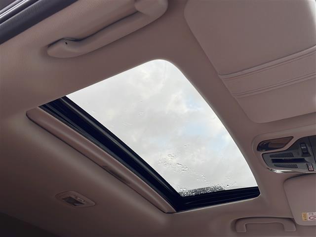 レガシィアウトバック リミテッドＥＸ　ｈａｒｍａｎ／ｋａｒｄｏｎスピーカー　アイサイト　純正ナビ　ＤＶＤ再生機能有　フロント・サイド・バックカメラ　ＥＴＣ　フルセグＴＶ　ＴＶキャンセラー付　純正アルミホイール　寒冷地仕様　ドラレコ（2枚目）