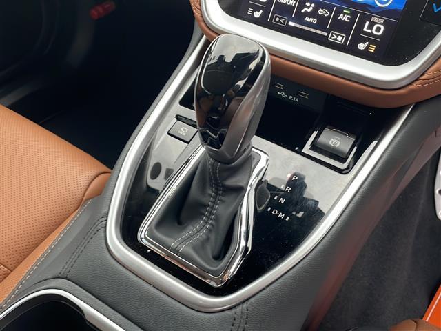 レガシィアウトバック リミテッドＥＸ　ｈａｒｍａｎ／ｋａｒｄｏｎスピーカー　アイサイト　純正ナビ　ＤＶＤ再生機能有　フロント・サイド・バックカメラ　ＥＴＣ　フルセグＴＶ　ＴＶキャンセラー付　純正アルミホイール　寒冷地仕様　ドラレコ（12枚目）