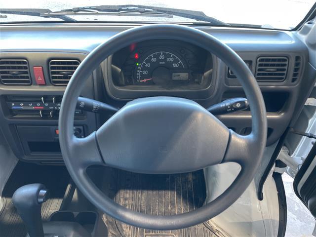 キャリイトラック KC 禁煙車/パートタイム4WD/ワンオーナー/ラジオ(FM・AM)/純正フロアマット/夏タイヤ積込(145.6PR.R12)/リモコンキー/ドアバイザー/ハロゲンヘッドライト/保証書・記録簿/取扱説明書(3枚目)