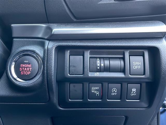 インプレッサスポーツ 2.0i-Sアイサイト 禁煙車 4WD TRDエアロ 純正ナビ アイサイト プッシュスタート スマートキー×2 デイライト ETC MTモード付(パドルシフト有) LEDヘッドライト 純正フロアマット 純正アルミホイール(11枚目)