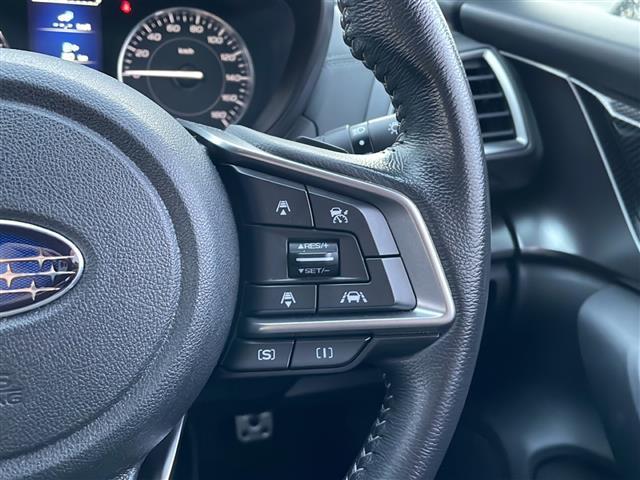 インプレッサスポーツ 2.0i-Sアイサイト 禁煙車 4WD TRDエアロ 純正ナビ アイサイト プッシュスタート スマートキー×2 デイライト ETC MTモード付(パドルシフト有) LEDヘッドライト 純正フロアマット 純正アルミホイール(14枚目)