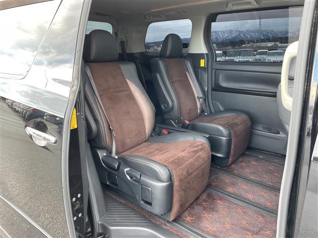 アルファード 240S タイプゴールド 純正HDDナビ・フルセグTV・USB・Bluetooth・前後サンルーフ・フリップダウンモニター・クルーズコントロール・両側パワースライドドア・バックカメラ・ハーフレザーシート・純正マット・スペアキー(6枚目)