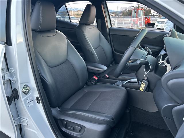 ヤリスクロス ハイブリッドＺ　純正ディスプレイオーディオ　ナビ機能　フルセグＴＶ　全周囲カメラ　ビルトインＥＴＣ　ハーフレザーシート　パワーシート　シートヒーター　ステアリングヒーター　ステアリングリモコン　ＬＥＤヘッドライト（21枚目）