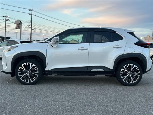 ヤリスクロス ハイブリッドＺ　純正ディスプレイオーディオ　ナビ機能　フルセグＴＶ　全周囲カメラ　ビルトインＥＴＣ　ハーフレザーシート　パワーシート　シートヒーター　ステアリングヒーター　ステアリングリモコン　ＬＥＤヘッドライト（33枚目）