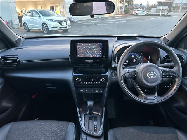 ヤリスクロス ハイブリッドＺ　純正ディスプレイオーディオ　ナビ機能　フルセグＴＶ　全周囲カメラ　ビルトインＥＴＣ　ハーフレザーシート　パワーシート　シートヒーター　ステアリングヒーター　ステアリングリモコン　ＬＥＤヘッドライト（42枚目）