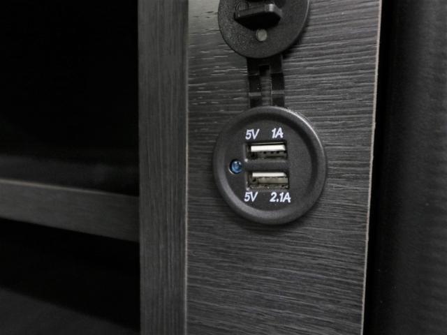 ハイエースワゴン ＧＬ　新車　Ｒｅｌａｘｉｎｇ内装架装　寒冷地仕様　デジタルインナーミラー　パノラミックビューモニター　片側自動スライドドア（ガラス固定）　ＬＥＤヘッドランプ　ＢＩＧ－Ｘ　後席モニター　センターテーブル（16枚目）