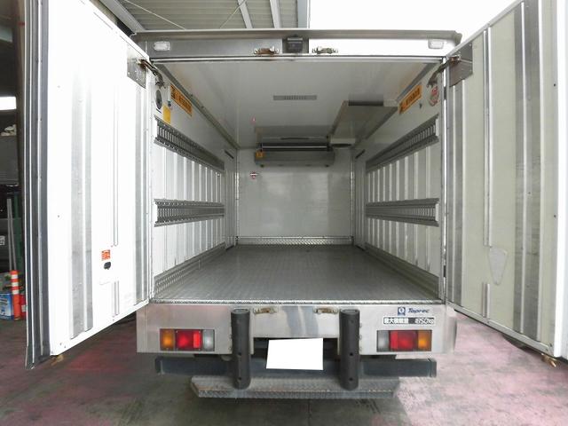 エルフトラック ２ｔ　標準　セミロング　冷凍車（6枚目）