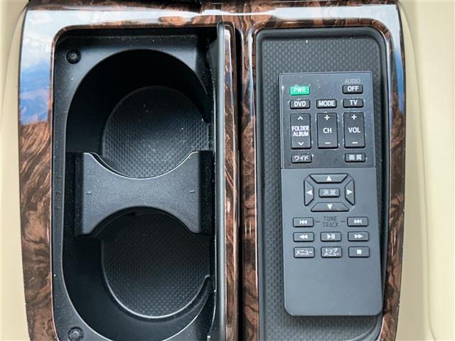 アルファード ３．５ＧＦ　ワンオーナー／純正ナビ／ＤＶＤ／ＡＭ／ＦＭ／ＢＴ／フルセグＴＶ／バックカメラ／ＥＴＣ／サンルーフ／両側パワースライドドア／衝突軽減ブレーキ／レーダークルーズコントロール／前後ドライブレコーダー（18枚目）