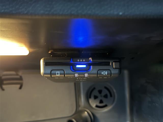 MINI クーパー ワンオーナー/純正ナビ/AM/FM/BT/USB/ETC/バックカメラ/インテリジェントセーフティ/前後ドライブレコーダー/コーナーセンサー/レザーシート/シートヒーター/スマートキー(3枚目)