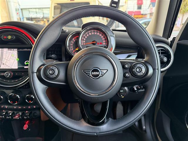 MINI クーパー ワンオーナー/純正ナビ/AM/FM/BT/USB/ETC/バックカメラ/インテリジェントセーフティ/前後ドライブレコーダー/コーナーセンサー/レザーシート/シートヒーター/スマートキー(5枚目)