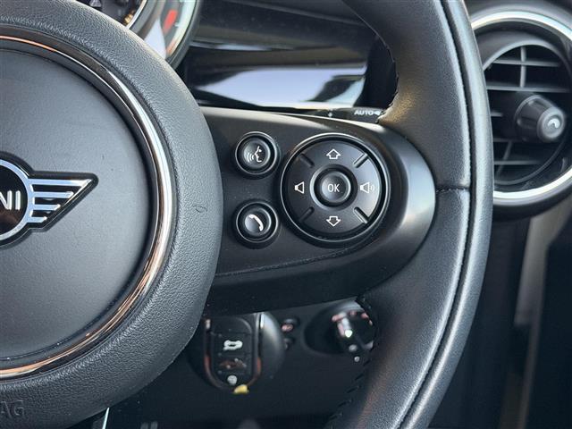 MINI クーパー ワンオーナー/純正ナビ/AM/FM/BT/USB/ETC/バックカメラ/インテリジェントセーフティ/前後ドライブレコーダー/コーナーセンサー/レザーシート/シートヒーター/スマートキー(8枚目)
