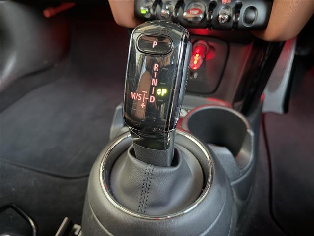 MINI クーパー ワンオーナー/純正ナビ/AM/FM/BT/USB/ETC/バックカメラ/インテリジェントセーフティ/前後ドライブレコーダー/コーナーセンサー/レザーシート/シートヒーター/スマートキー(9枚目)