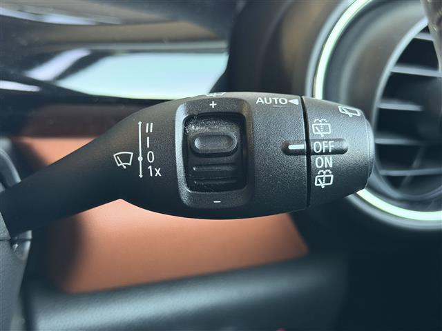 MINI クーパー ワンオーナー/純正ナビ/AM/FM/BT/USB/ETC/バックカメラ/インテリジェントセーフティ/前後ドライブレコーダー/コーナーセンサー/レザーシート/シートヒーター/スマートキー(11枚目)