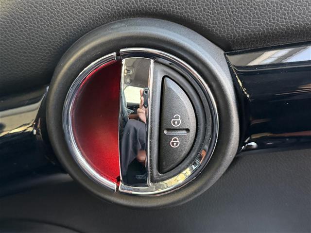 MINI クーパー ワンオーナー/純正ナビ/AM/FM/BT/USB/ETC/バックカメラ/インテリジェントセーフティ/前後ドライブレコーダー/コーナーセンサー/レザーシート/シートヒーター/スマートキー(16枚目)