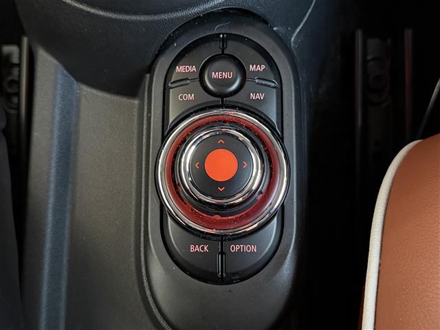 MINI クーパー ワンオーナー/純正ナビ/AM/FM/BT/USB/ETC/バックカメラ/インテリジェントセーフティ/前後ドライブレコーダー/コーナーセンサー/レザーシート/シートヒーター/スマートキー(19枚目)