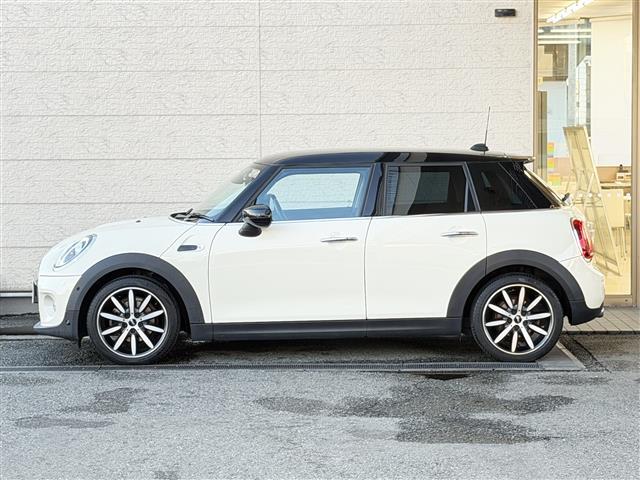 MINI クーパー ワンオーナー/純正ナビ/AM/FM/BT/USB/ETC/バックカメラ/インテリジェントセーフティ/前後ドライブレコーダー/コーナーセンサー/レザーシート/シートヒーター/スマートキー(33枚目)