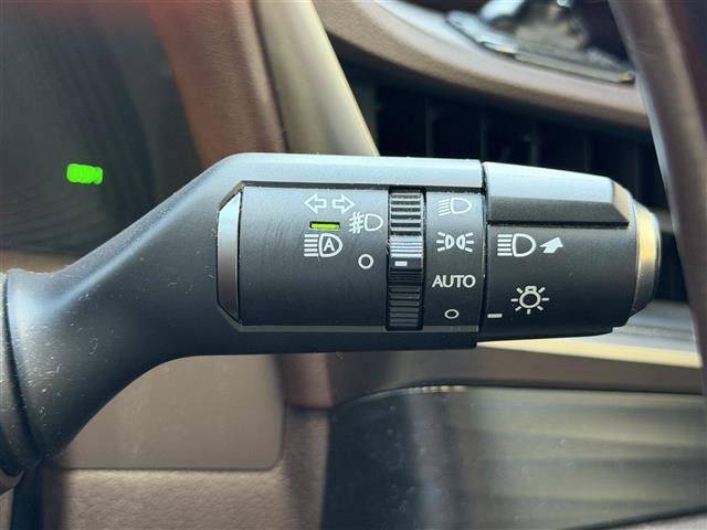 ES ES300h バージョンL サンルーフ/12.3インチナビ/CD/DVD/BT/SD/USB/AUX/フルセグTV/ETC2.0/全周囲カメラ/衝突軽減ブレーキ/レーダークルーズコントロール/スペアキー2本/ドラレコ/レーダー(10枚目)