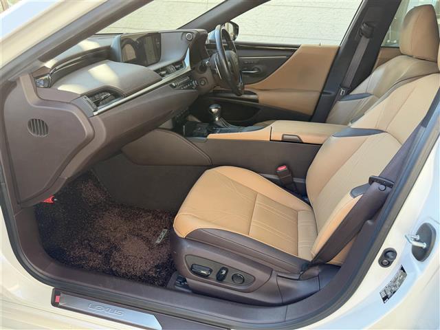 ES ES300h バージョンL サンルーフ/12.3インチナビ/CD/DVD/BT/SD/USB/AUX/フルセグTV/ETC2.0/全周囲カメラ/衝突軽減ブレーキ/レーダークルーズコントロール/スペアキー2本/ドラレコ/レーダー(28枚目)