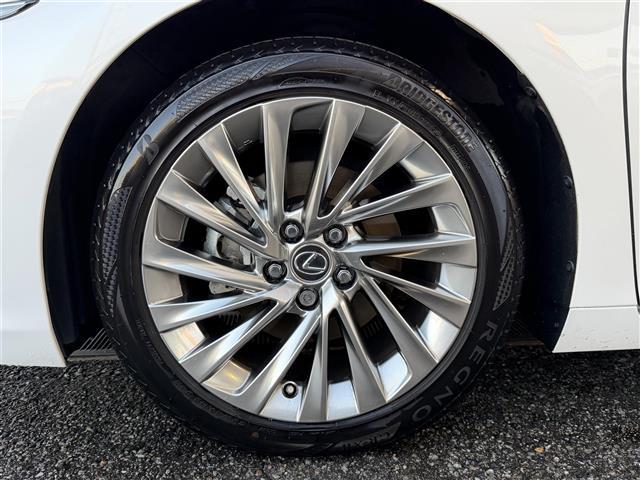 ES ES300h バージョンL サンルーフ/12.3インチナビ/CD/DVD/BT/SD/USB/AUX/フルセグTV/ETC2.0/全周囲カメラ/衝突軽減ブレーキ/レーダークルーズコントロール/スペアキー2本/ドラレコ/レーダー(39枚目)