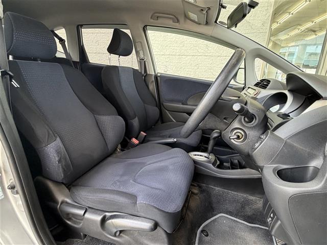 フィット G オーディオ/リモコンキー/ETC/フロアマット/ドアバイザー(24枚目)