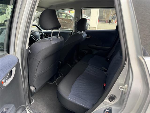 フィット G オーディオ/リモコンキー/ETC/フロアマット/ドアバイザー(25枚目)