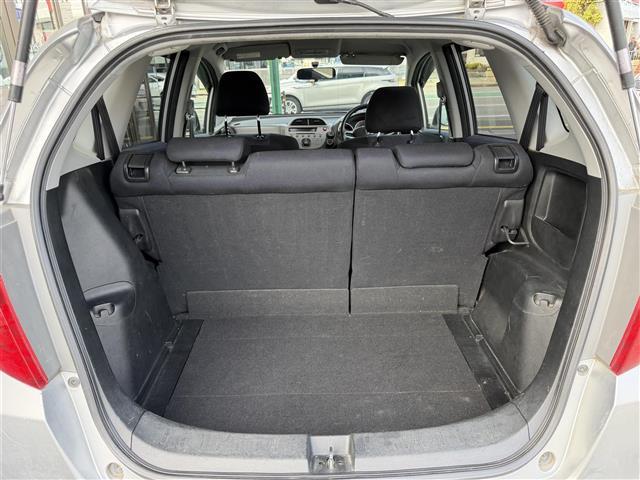 フィット G オーディオ/リモコンキー/ETC/フロアマット/ドアバイザー(30枚目)