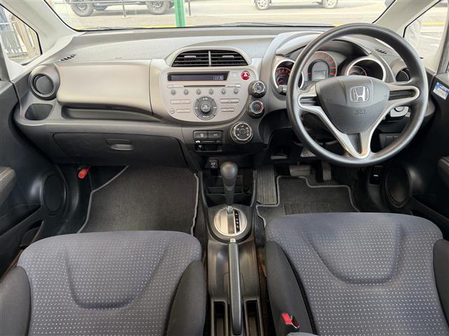 フィット G オーディオ/リモコンキー/ETC/フロアマット/ドアバイザー(34枚目)