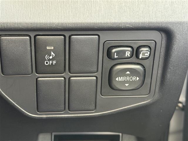 プリウス S 17インチ社外ホイール(HRS)/ナビ/NSCP-W64/CD/DVD/BT/SD/ワンセグTV/バックカメラ/ETC/前方ドライブレコーダー/オートライト/スマートキー/電動格納ミラー(14枚目)